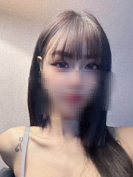 889